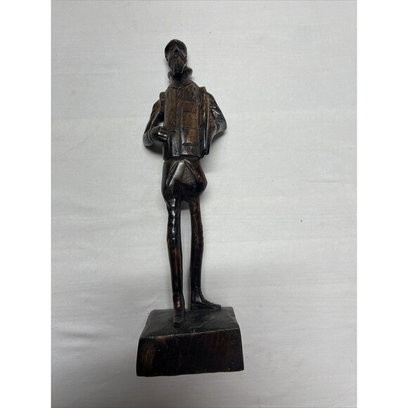Vintage wooden sculpture CERVANTES with Don Quixote book - Picture 1 of 4